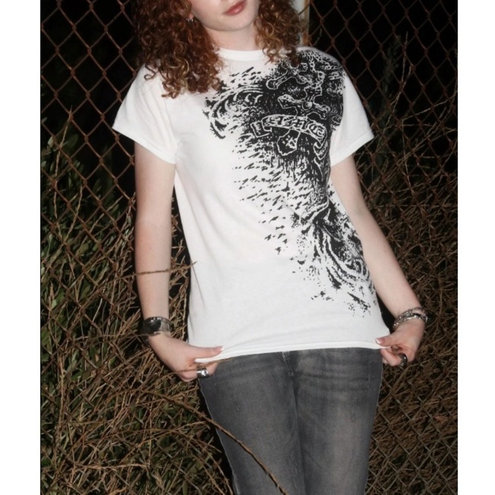 Amescense Women's White Black Short‎ Sleeve Graphic Nemure T-Shirt Size L NWOT
